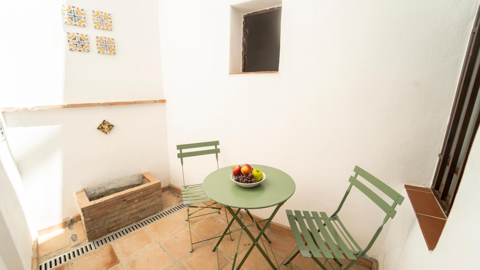 Cozy Apartment Downtown Orgiva Exterior photo