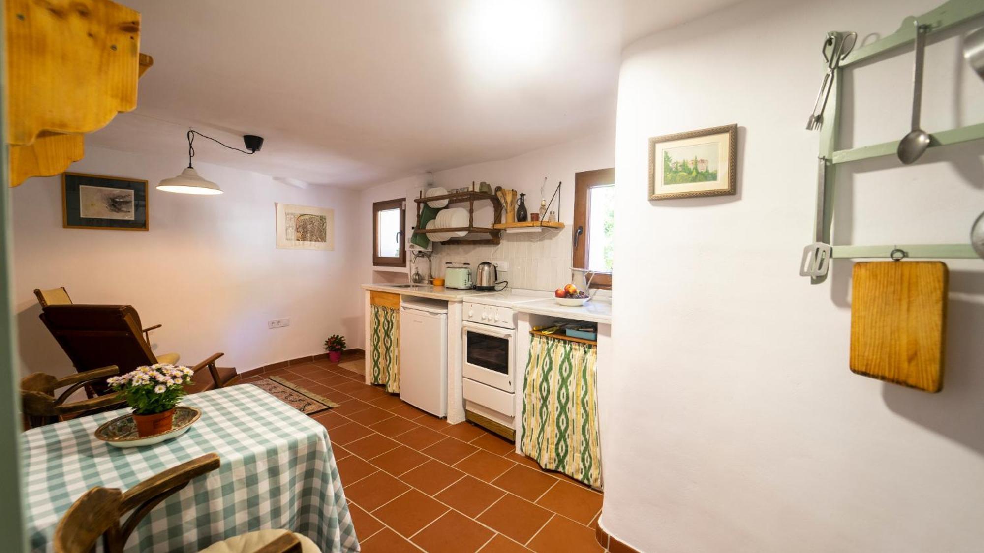 Cozy Apartment Downtown Orgiva Exterior photo